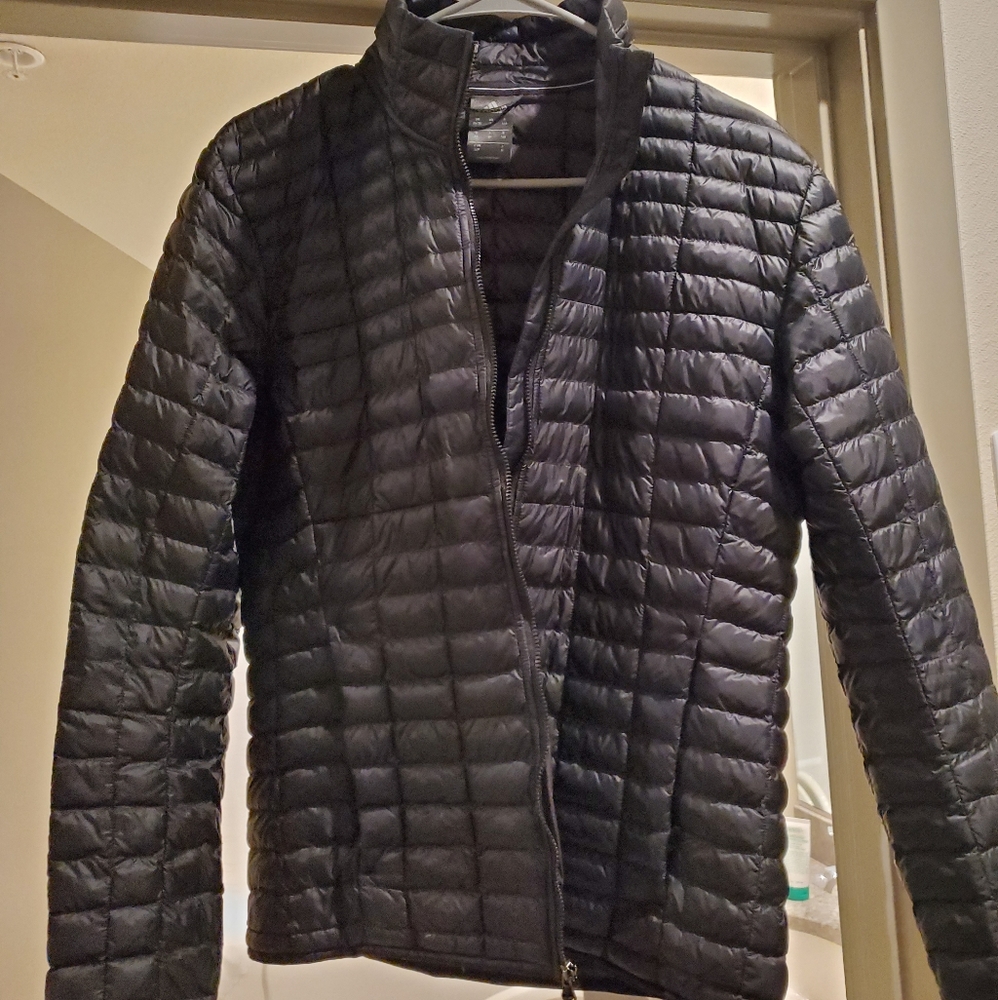 Adidas puffer jacket men's size small